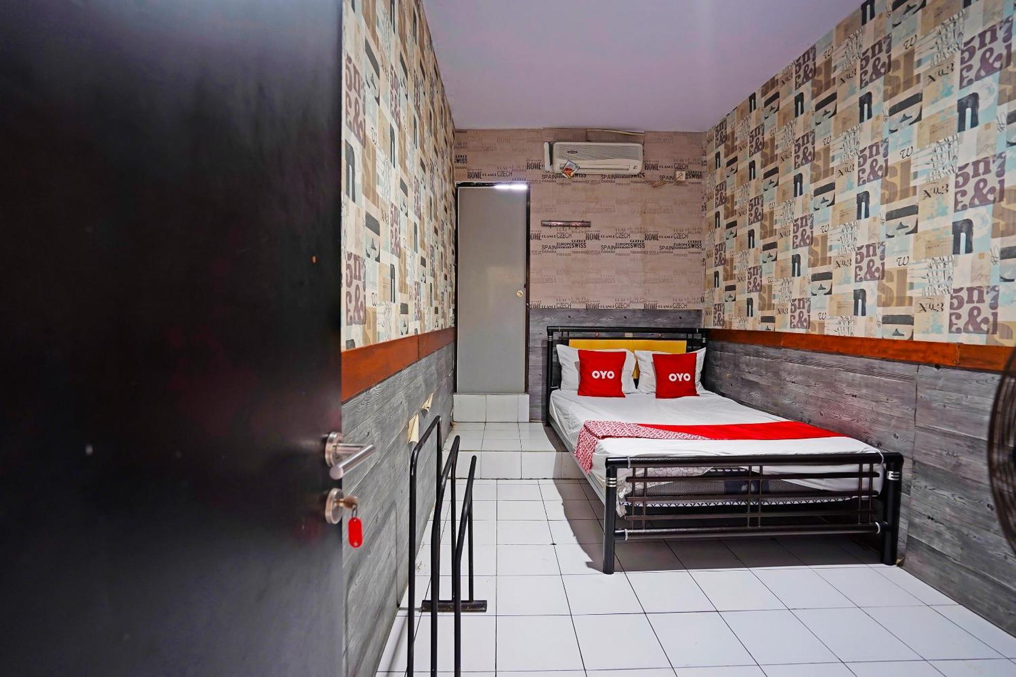 Oyo 91415 De Wijaya Hotel Sidoarjo Kültér fotó