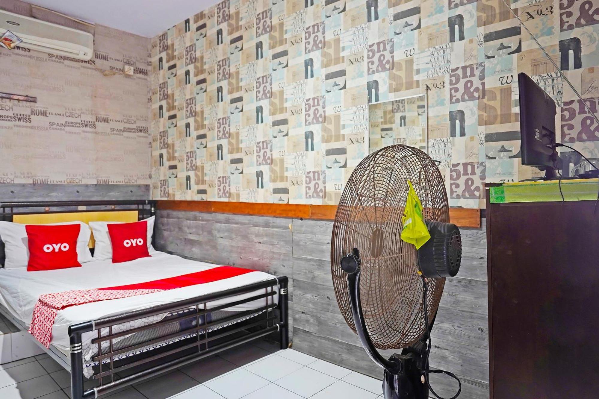 Oyo 91415 De Wijaya Hotel Sidoarjo Kültér fotó