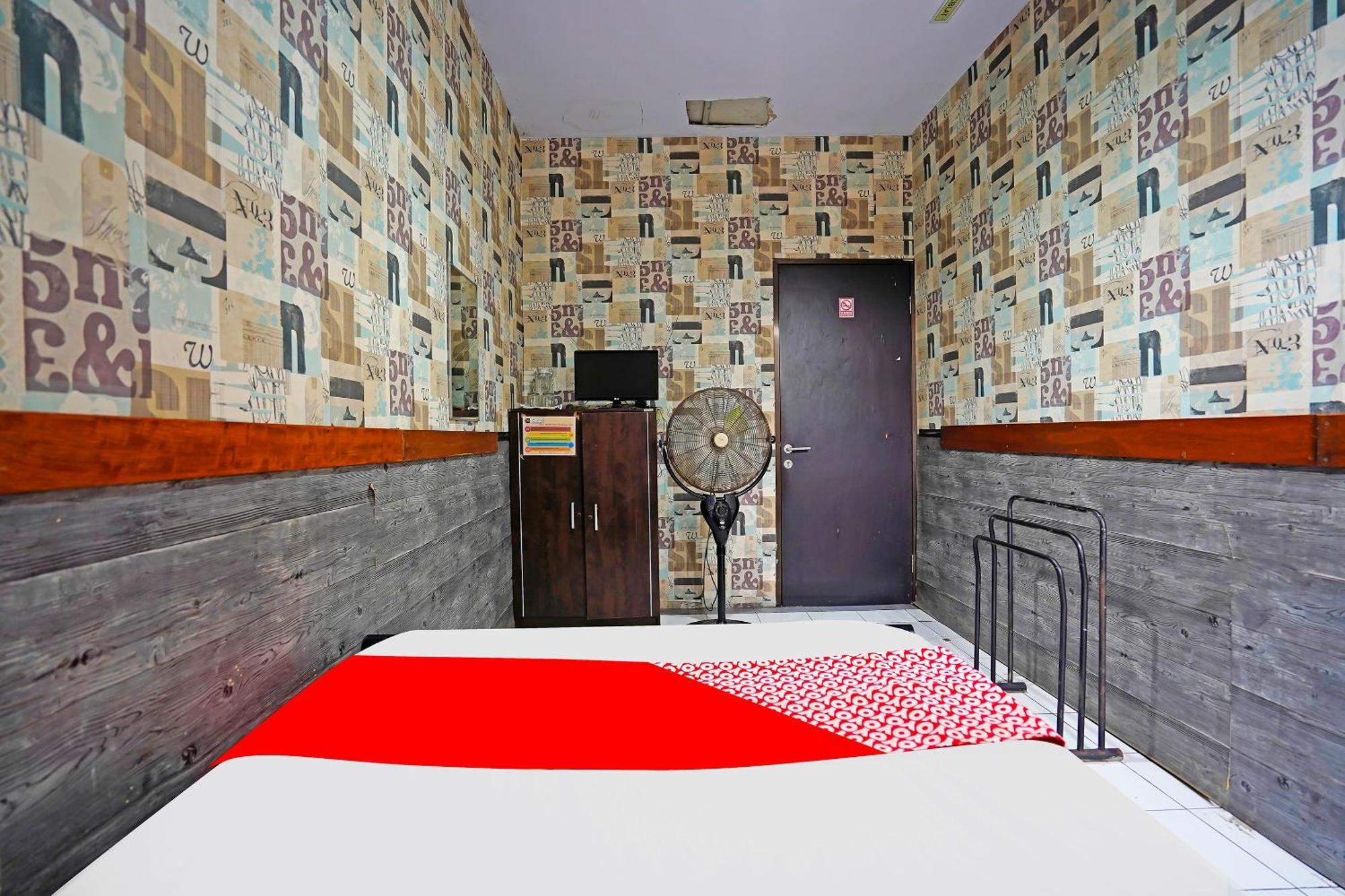 Oyo 91415 De Wijaya Hotel Sidoarjo Kültér fotó