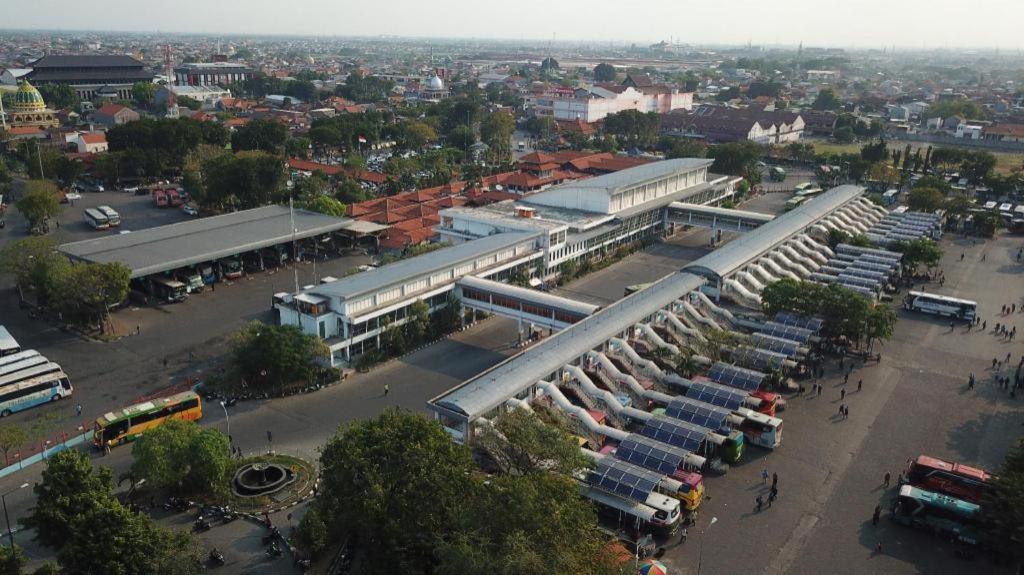 Oyo 91415 De Wijaya Hotel Sidoarjo Kültér fotó
